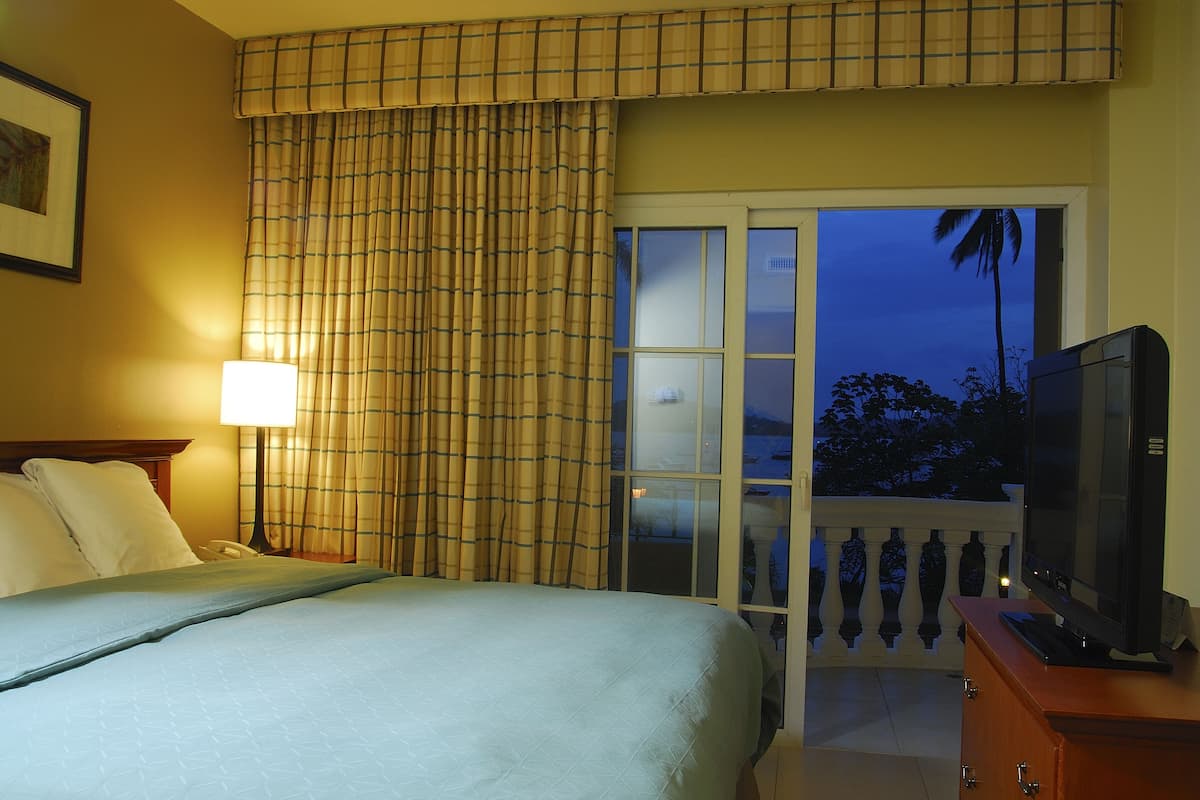 suite, 1 bedroom, non smoking, ocean view | 1 bedroom, premium bedding, pillow-top beds, minibar