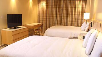 Chambre, 2 grands lits, non-fumeurs, vue océan | 1 chambre, literie de qualité supérieure, surmatelas, minibar