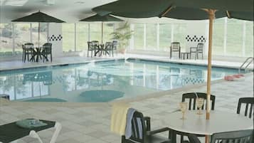 Indoor pool, pool loungers