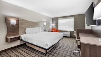 Standard Room, 1 King Bed, Non Smoking | Desk, laptop workspace, blackout drapes, iron/ironing board