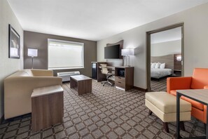 Suite, 1 King Bed, Accessible, Non Smoking (with Single Sofabed) | Desk, laptop workspace, blackout drapes, iron/ironing board