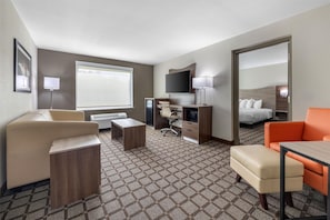 Suite, 1 King Bed, Accessible, Non Smoking (with Single Sofabed) | Desk, laptop workspace, blackout drapes, iron/ironing board