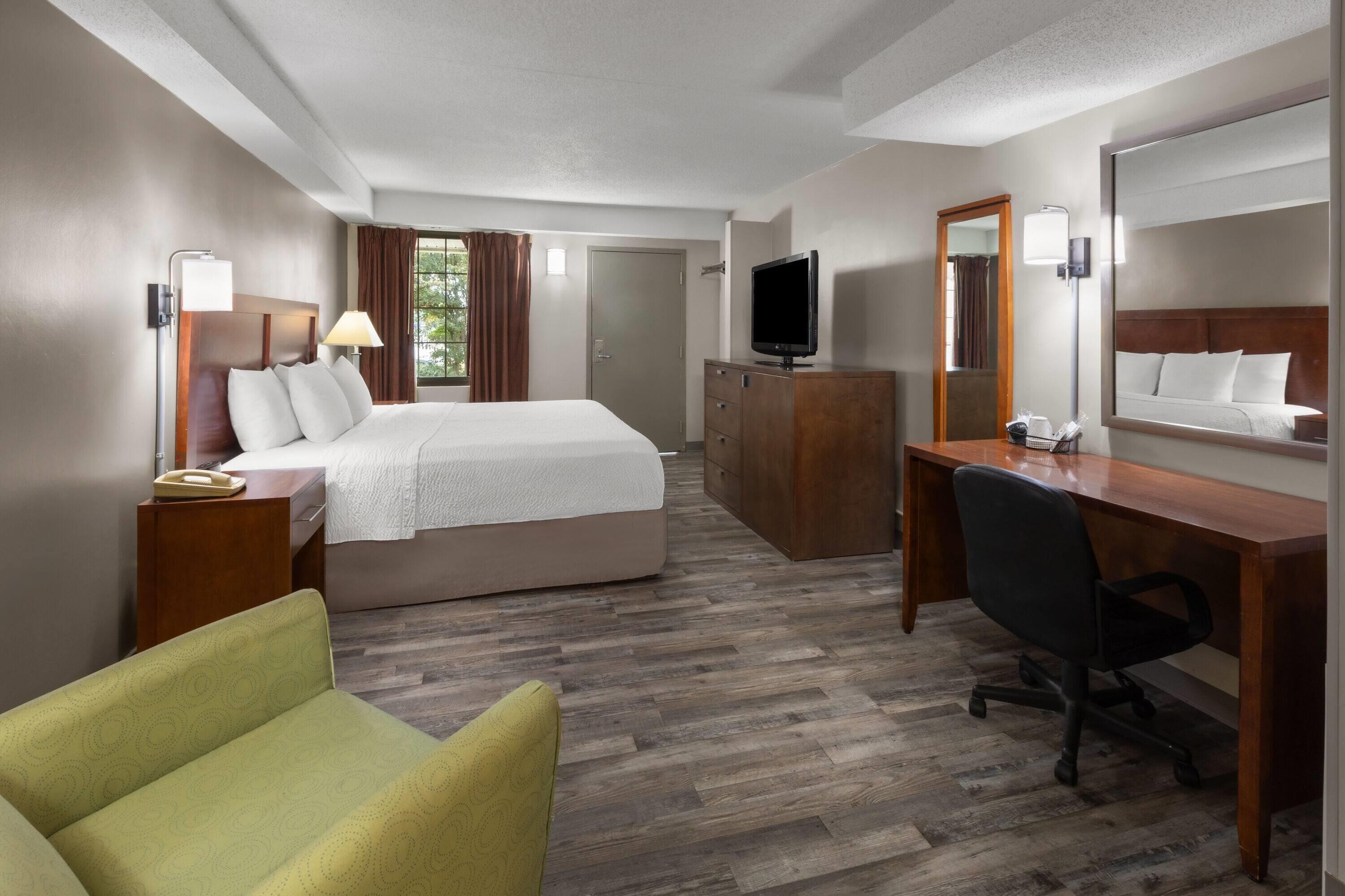 Superior kamer, 1 kingsize bed, niet-roken | Hypoallergeen beddengoed, een bureau, een laptopwerkplek