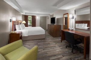 Ropa de cama hipoalergénica y escritorio 