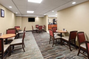 Desayuno para llevar gratuito y diario