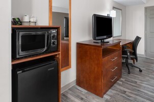 Ropa de cama hipoalergénica y escritorio