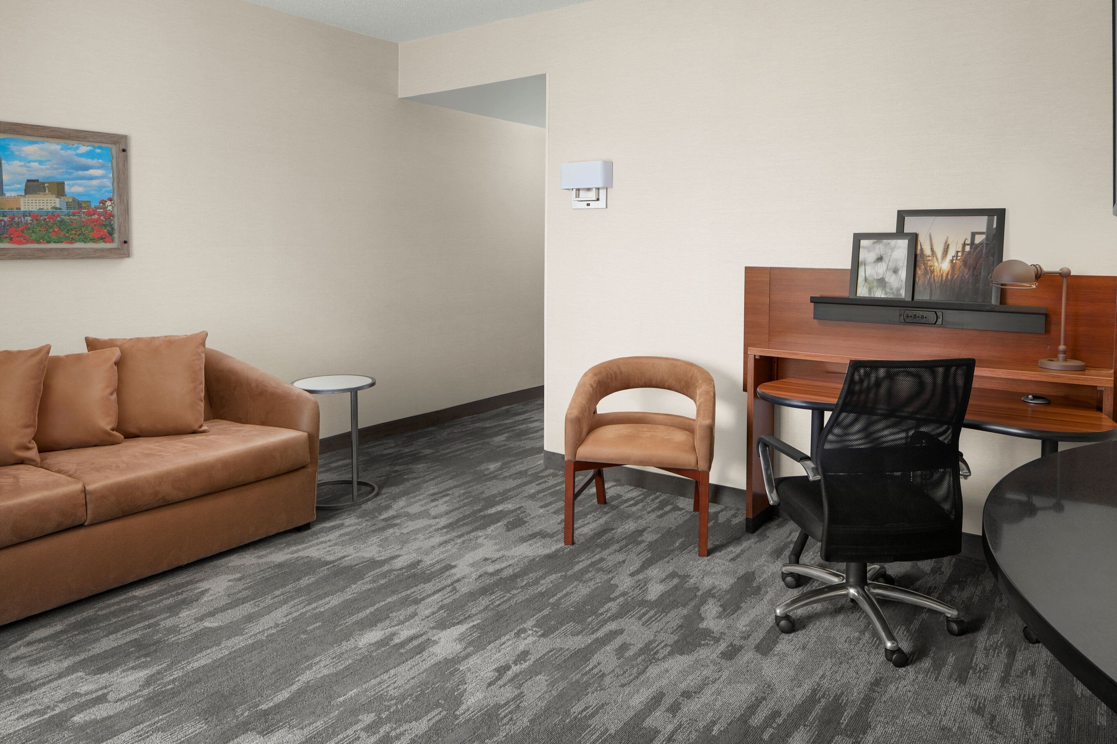 premium bedding, pillow-top beds, in-room safe, desk