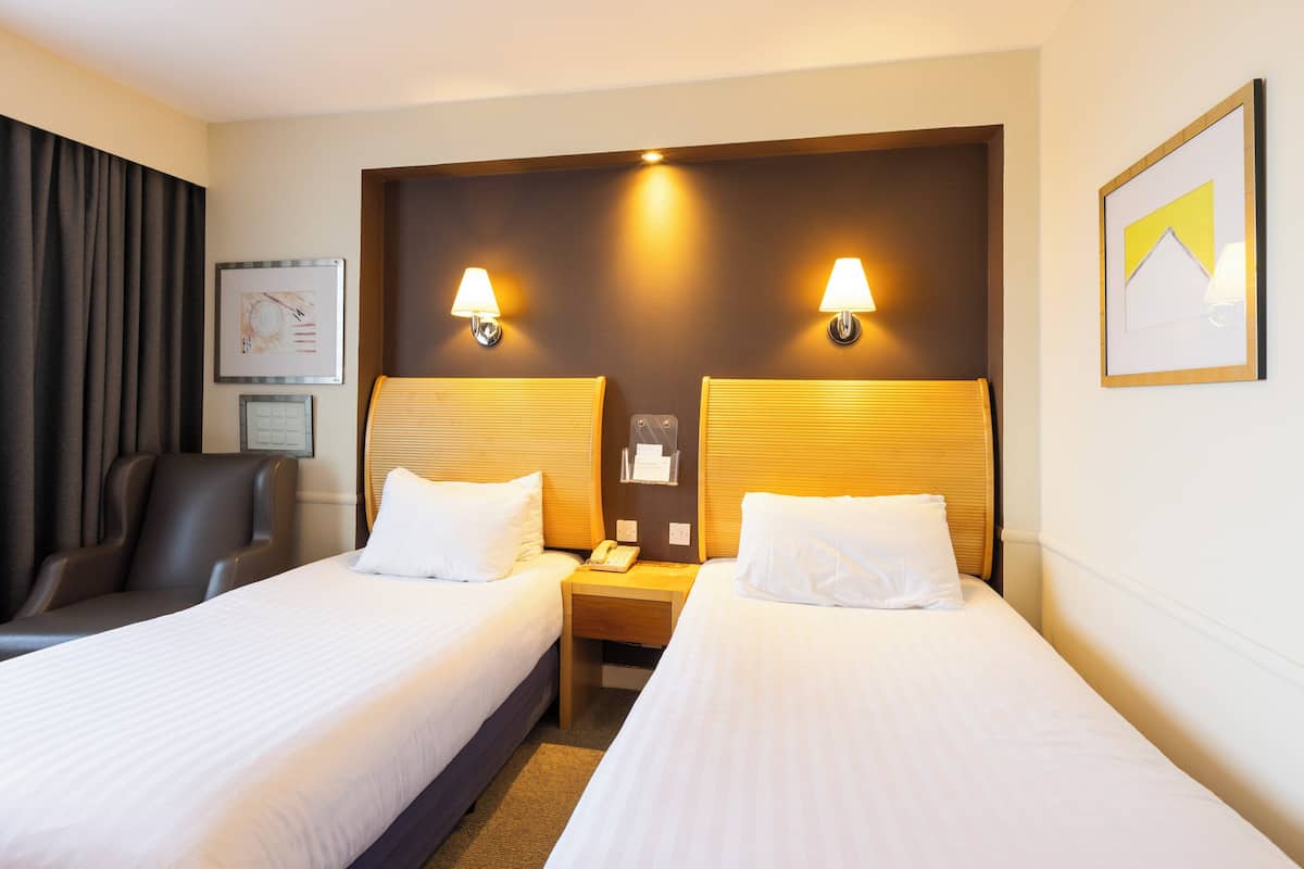 1 bedroom, in-room safe, desk, blackout curtains