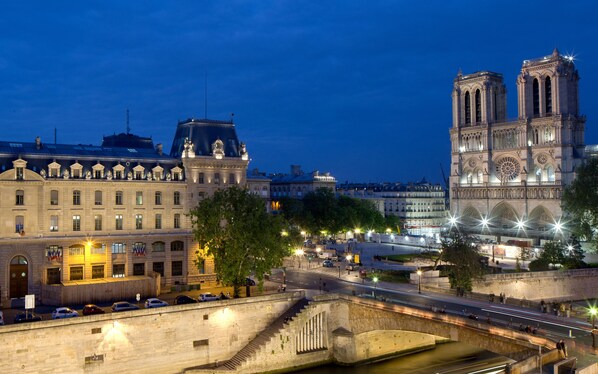 Vue sur la ville depuis l’hébergement