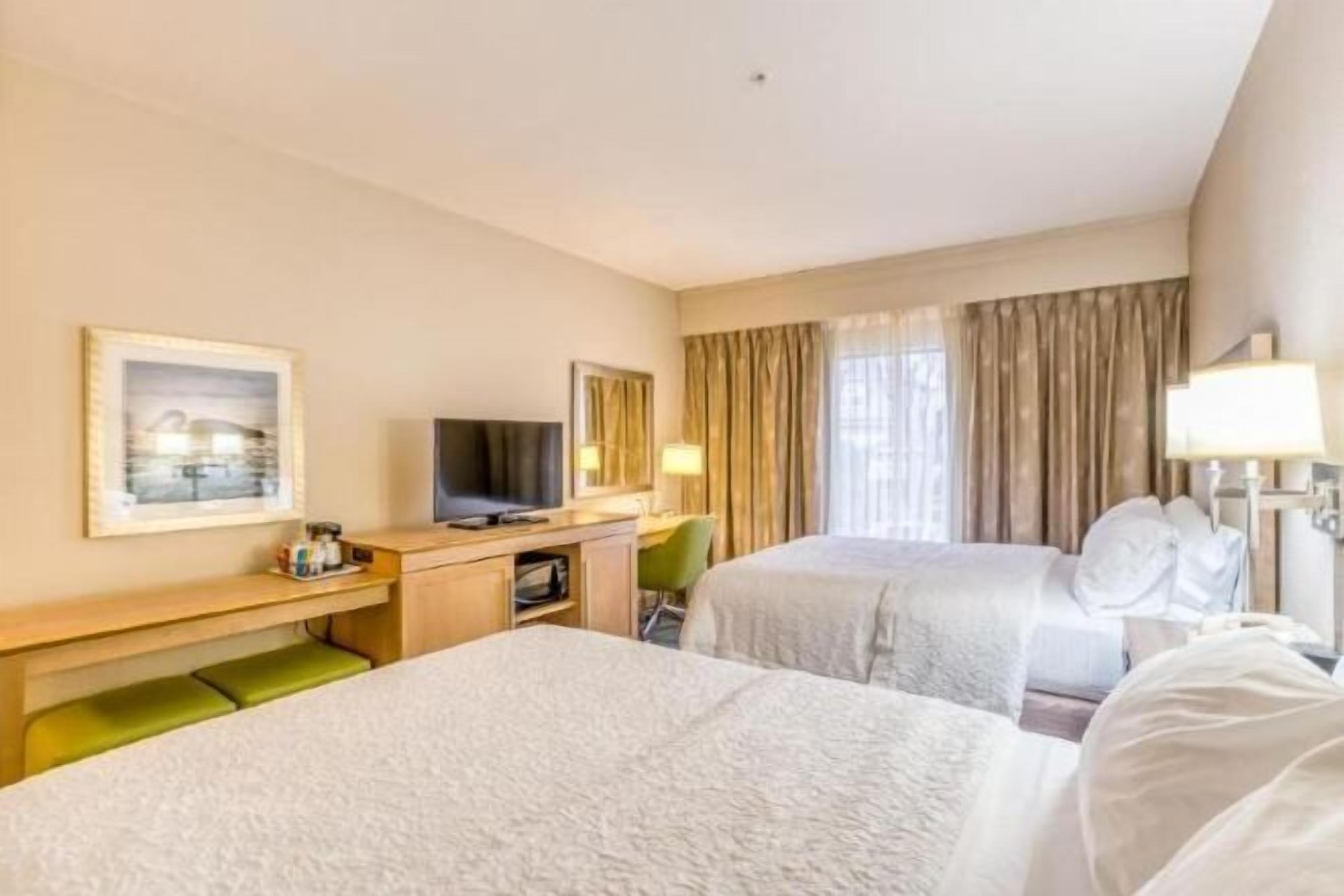 Pillowtop beds, free cribs/infant beds, rollaway beds, free WiFi