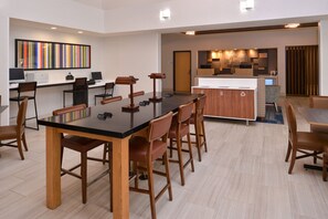 Free daily buffet breakfast - Holiday Inn Express Stockton Southeast by IHG (Stockton)