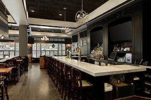 Bar (trong khuôn viên)