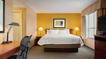 Meja kerja, setrika/meja setrika, Wi-Fi gratis, dan seprai linen