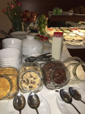 Breakfast buffet - AltDüsseldorf (Düsseldorf)