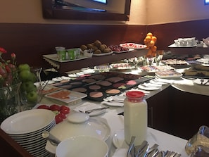 Breakfast buffet - AltDüsseldorf (Düsseldorf)