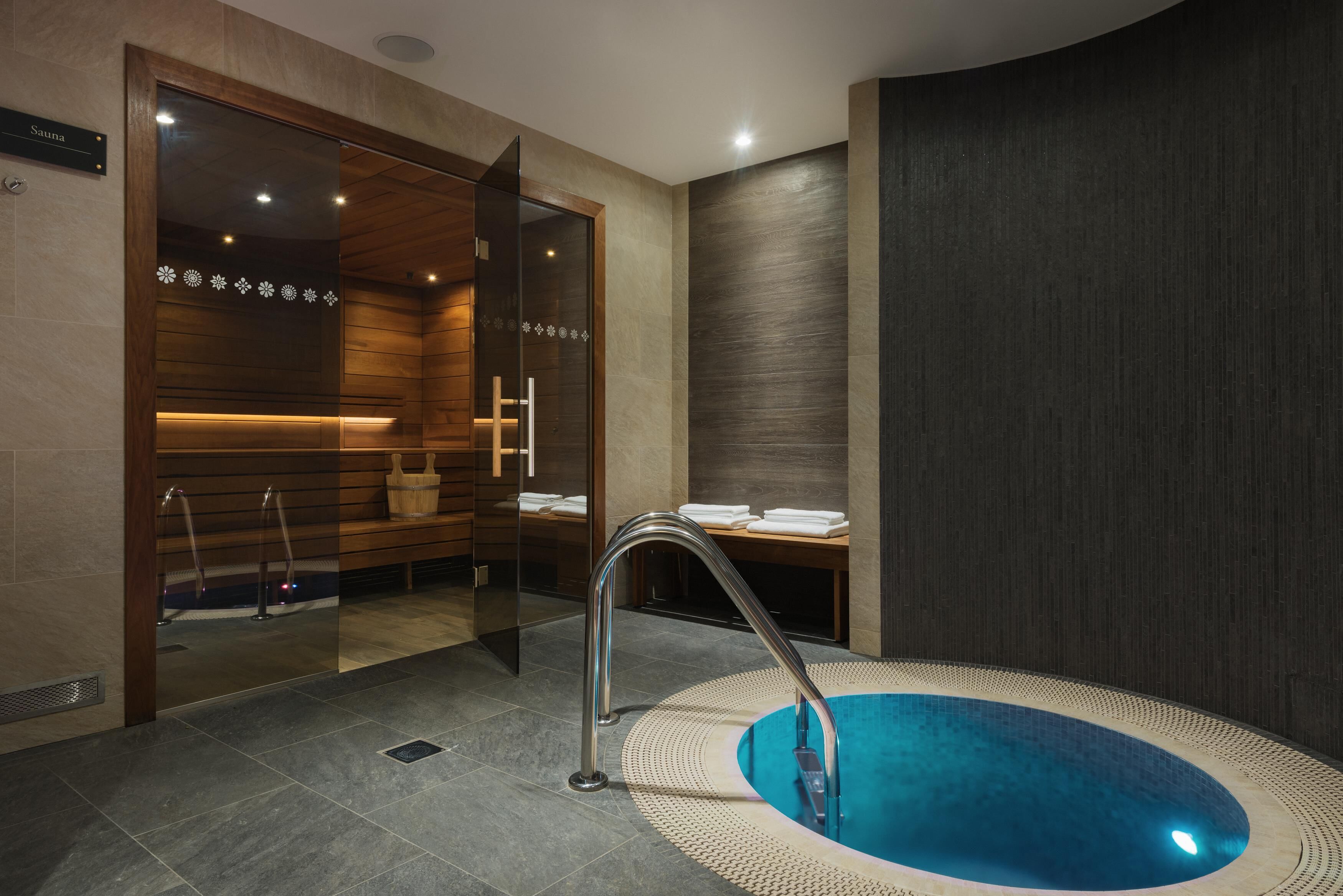 indoor pool, open 9:00 am to 9:00 pm, pool loungers