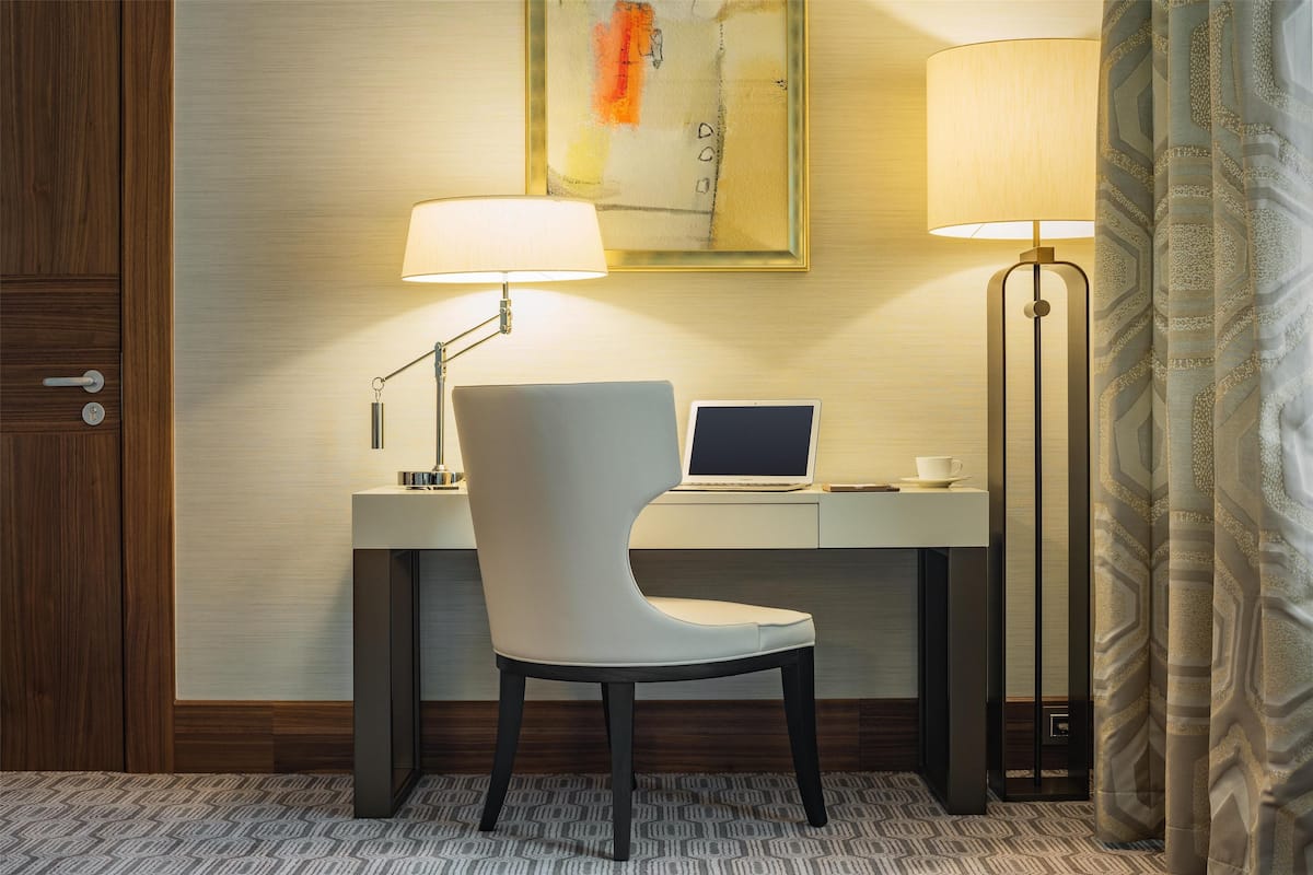 Deluxe Suite, Park View | 1 bedroom, premium bedding, minibar, in-room safe