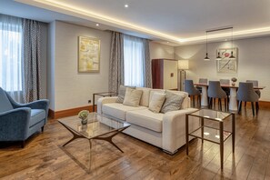 Premium bedding, minibar, in-room safe, desk - Grand Hotel Kempinski Riga (Riga)