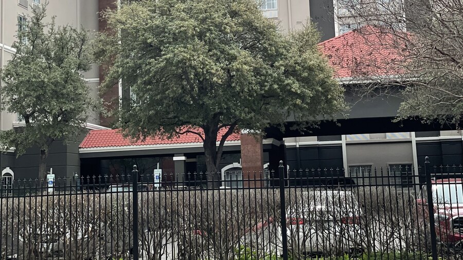 La Quinta Inn & Suites by Wyndham San Antonio Airport