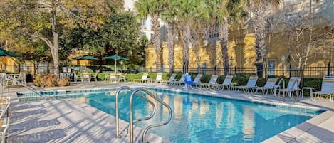 Outdoor pool, sun loungers