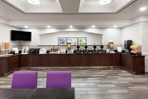 Free daily continental breakfast