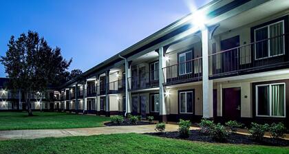 Red Roof Inn & Suites Greenwood, SC