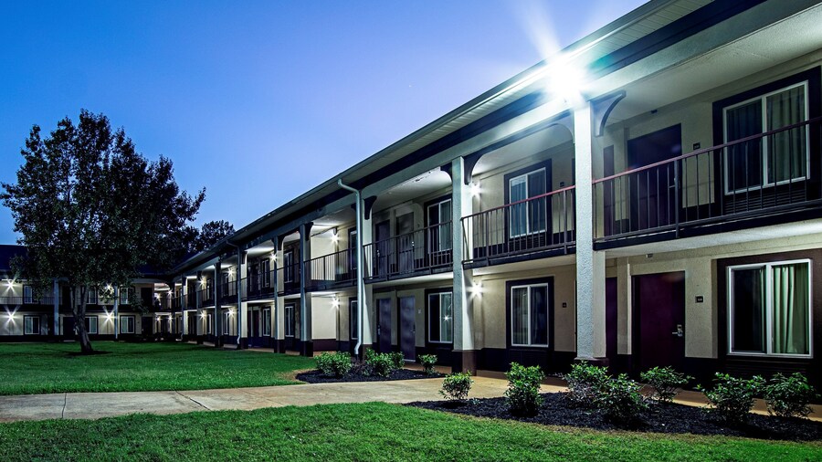 Red Roof Inn & Suites Greenwood, SC