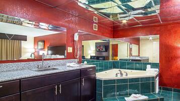 Suite, 1 King Bed, Non Smoking, Jetted Tub