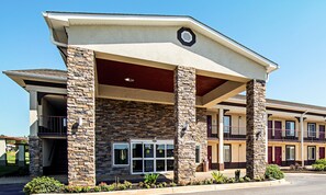 Exterior - Red Roof Inn & Suites Greenwood, SC (Greenwood)