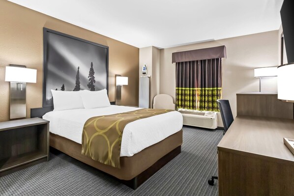 Standard Room, 1 Queen Bed | Desk, iron/ironing board, free WiFi, bed sheets
