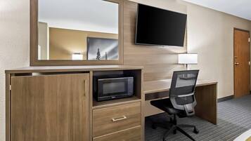 Habitación estándar, 1 cama Queen size | Escritorio, tabla de planchar con plancha, wifi gratis y ropa de cama