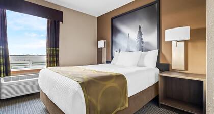 Super 8 by Wyndham Prince Albert