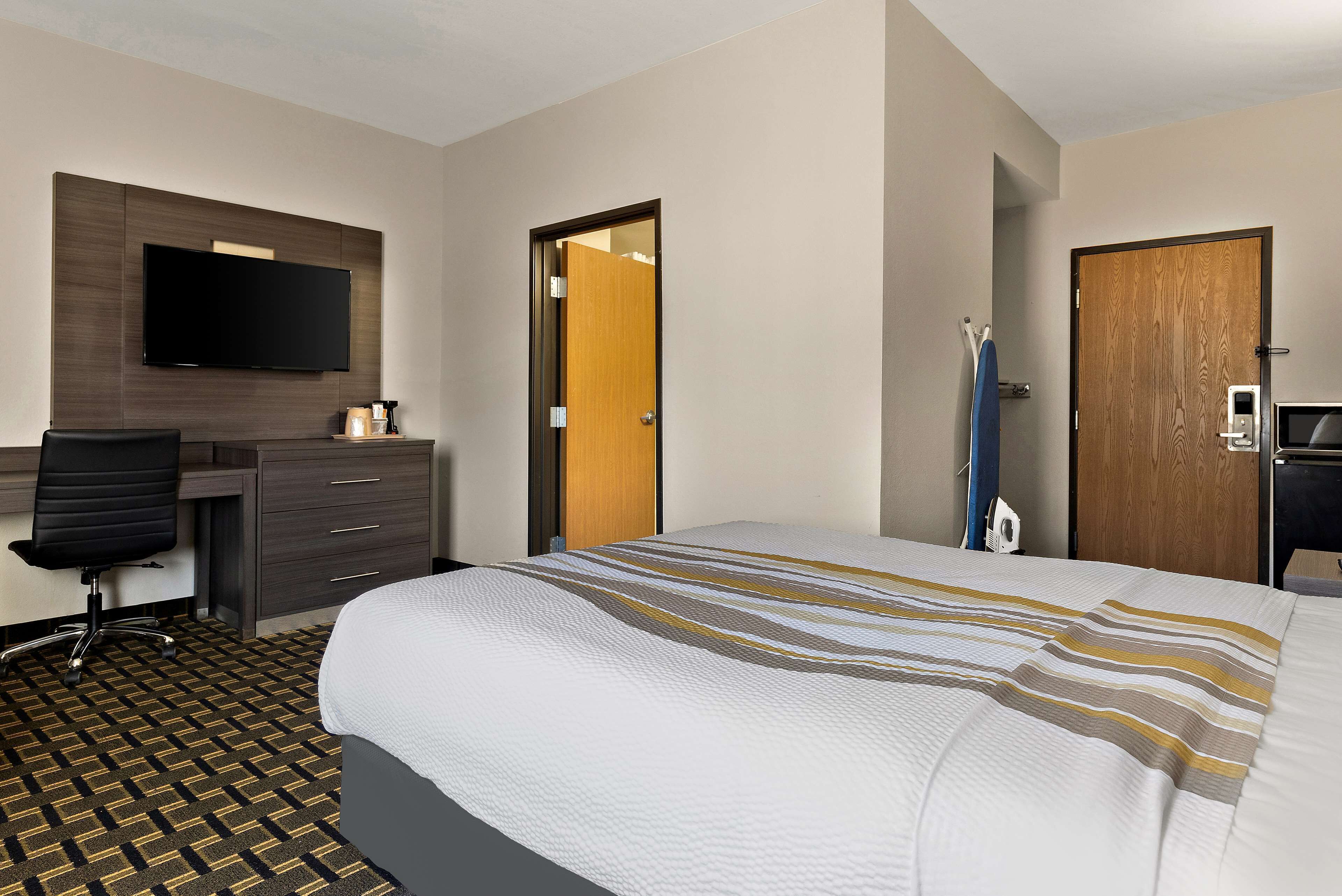 Foto - SureStay Plus Hotel by Best Western Tulsa East