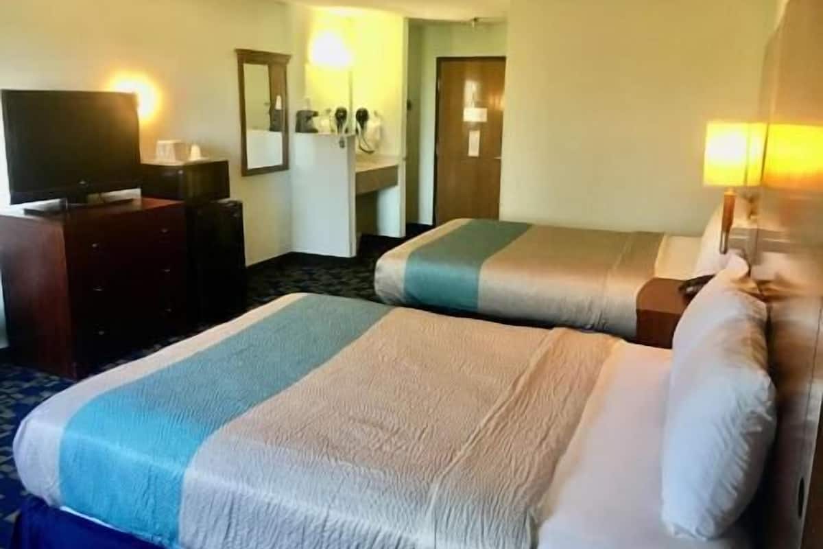 Schreibtisch, laptopgeeigneter Arbeitsplatz, kostenloses WLAN