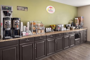 Free daily continental breakfast