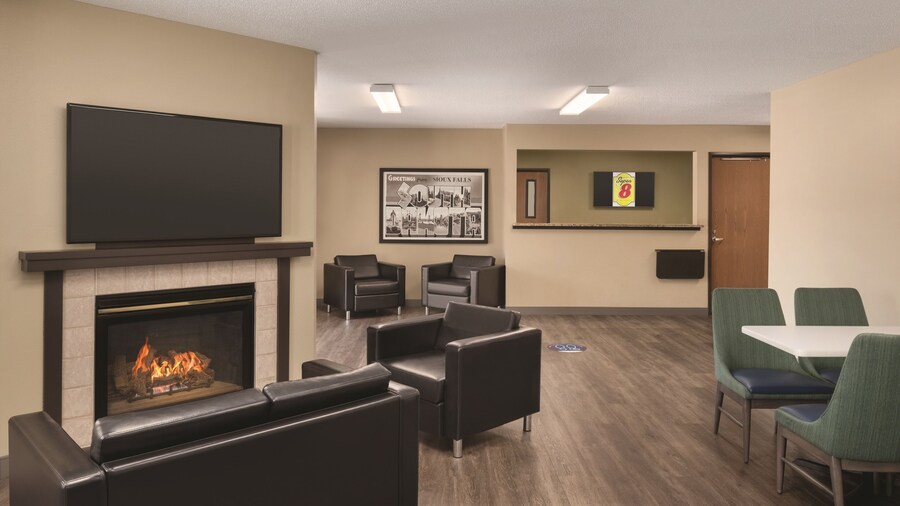 Super 8 by Wyndham Sioux Falls