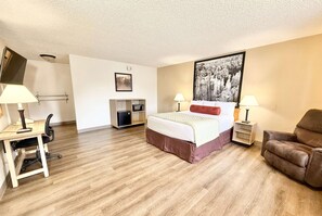 Room, 1 Queen Bed, Accessible, Non Smoking | Pillowtop beds, blackout drapes, iron/ironing board