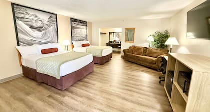 Super 8 by Wyndham Salina/Scenic Hills Area