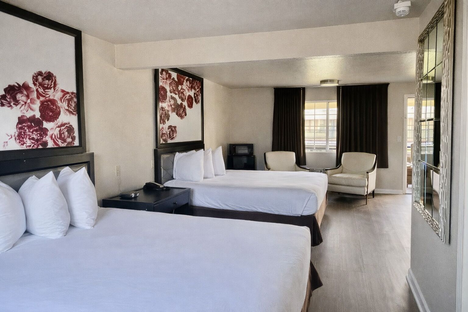 Iron/ironing board, free WiFi, bed sheets