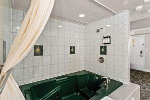 Estudio, 1 cama King size (Whirlpool) | Tina de hidromasaje