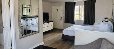 Suite, 1 kingsize-seng | Strykejern/-brett, wi-fi (inkludert) og sengetøy