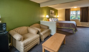 Suite, 1 King-Bett | Bügeleisen/Bügelbrett, kostenloses WLAN, Bettwäsche