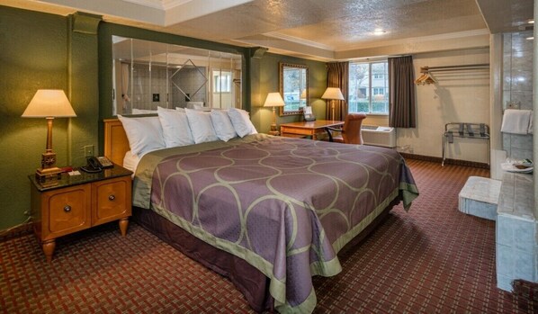 Suite, 1 King Bed (Duplex) | Iron/ironing board, free WiFi, bed sheets - Rose Garden Inn - San Jose Airport (San Jose)