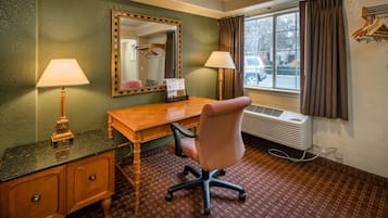 套房, 1 張特大雙人床 (Duplex) | 熨斗/熨衣板、免費無線上網、床單
