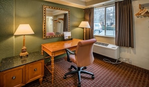 Suite, 1 King Bed (Duplex) | Iron/ironing board, free WiFi, bed sheets