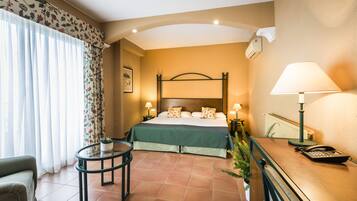 Minibar, in-room safe, desk, blackout drapes