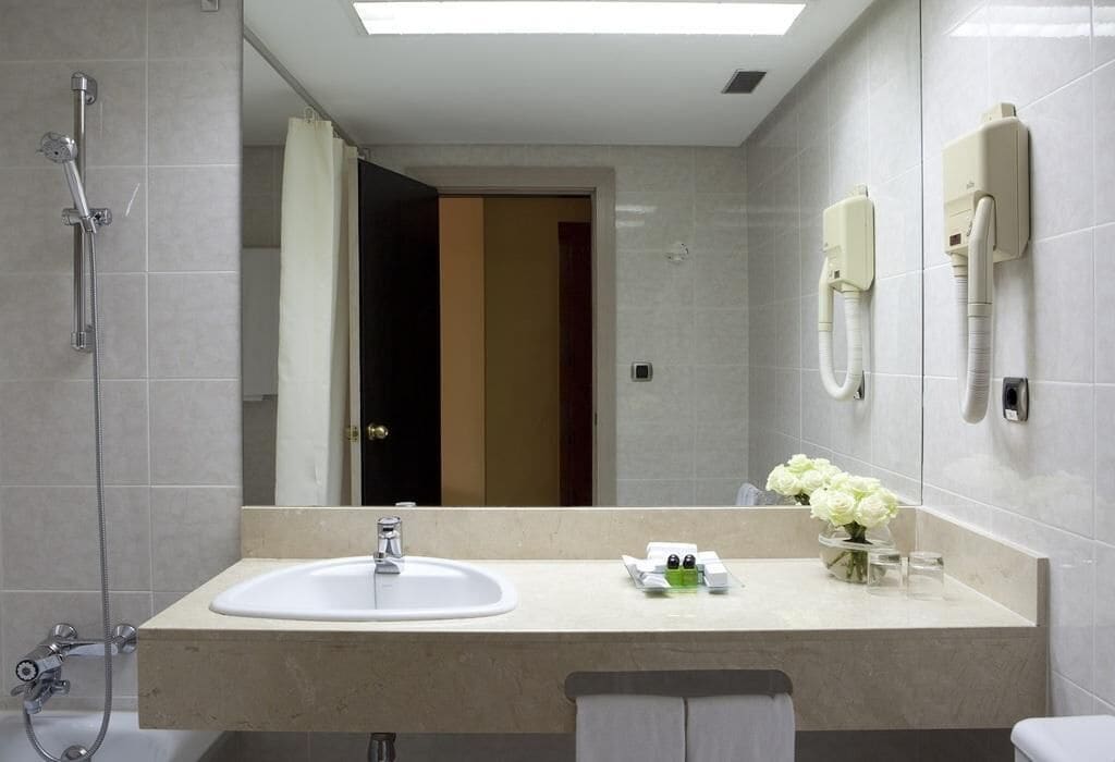 free toiletries, hair dryer, bidet, towels