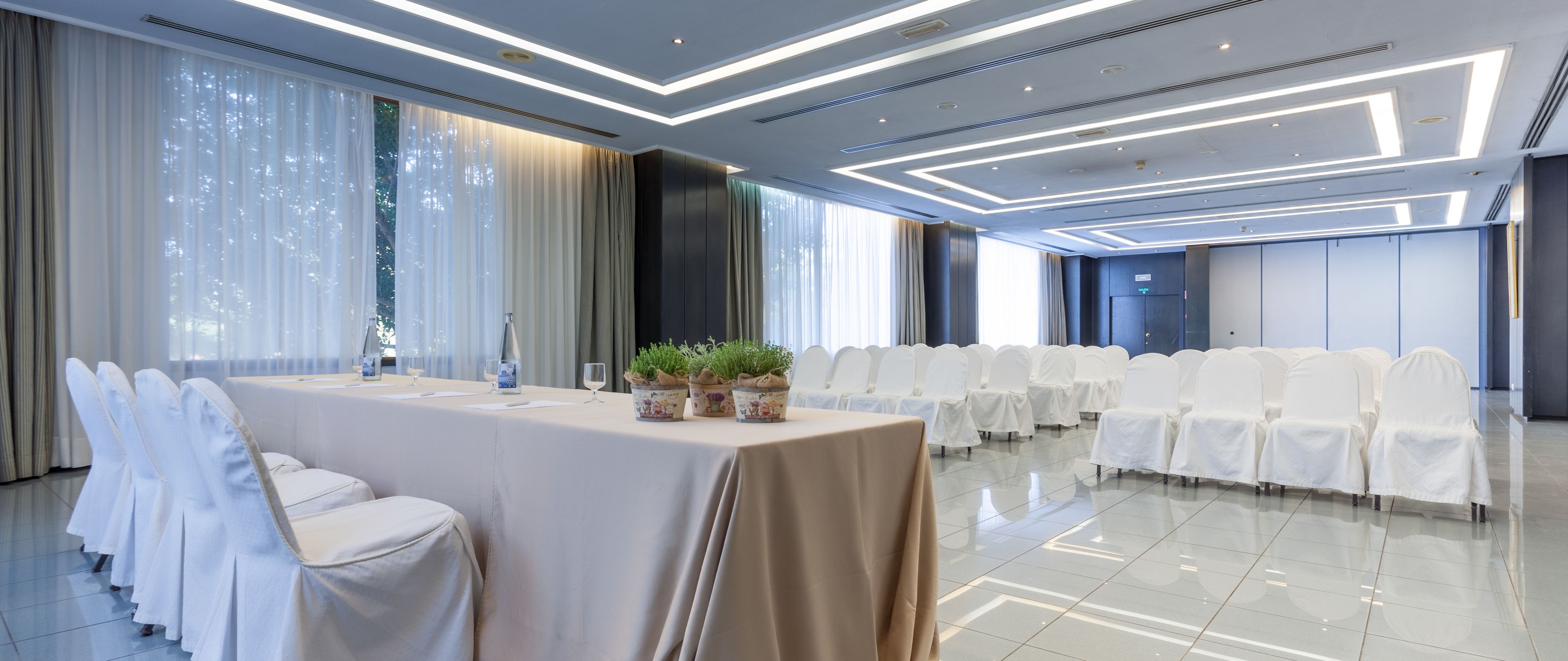 Photo - Intelier Orange