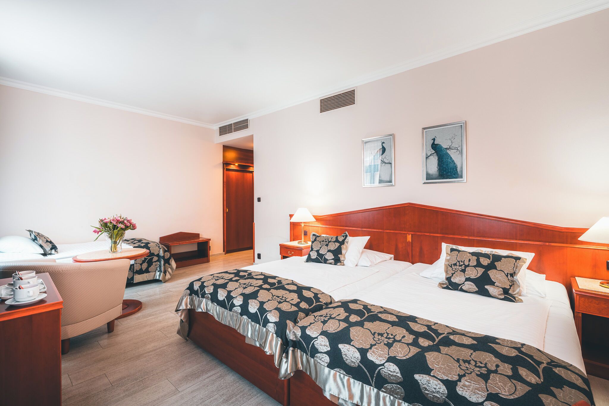 Habitación triple estándar | Minibar, caja fuerte, cunas gratuitas y wifi gratis