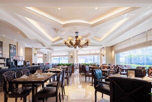 2 restaurants servant le petit déjeuner